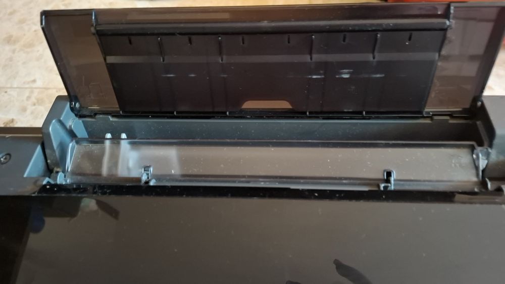 Продавам принтер Epson