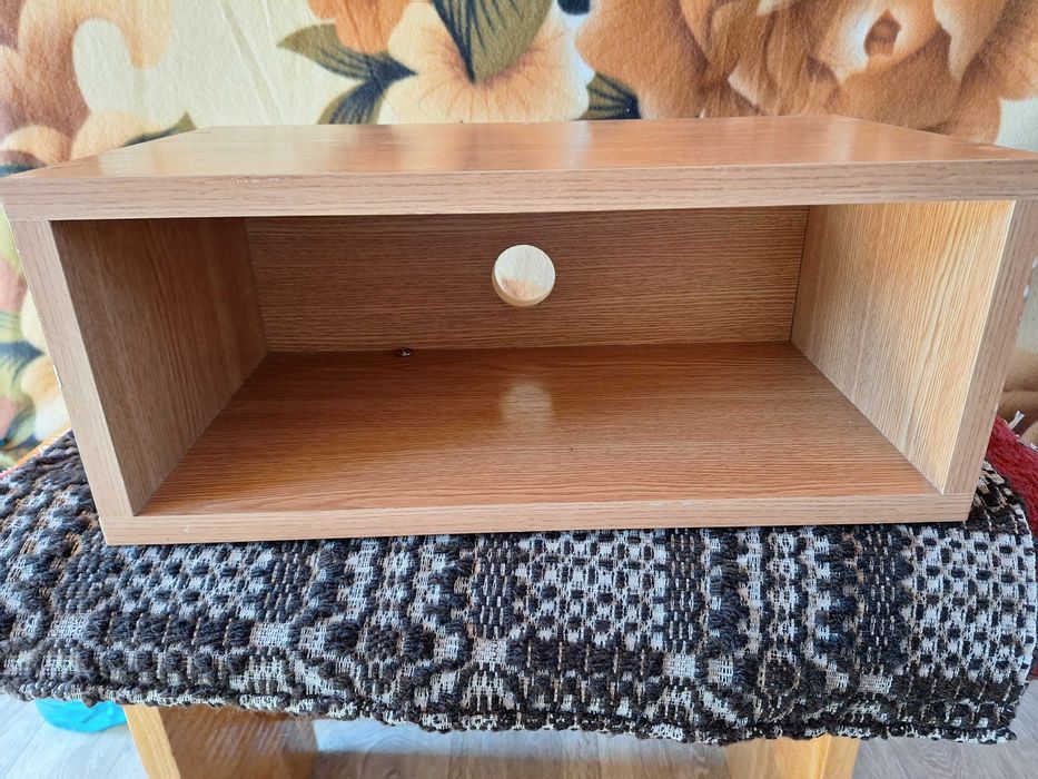 Corp mobila dimensiuni (lungime x latime x adancime) 50 x 20 x 26 cm