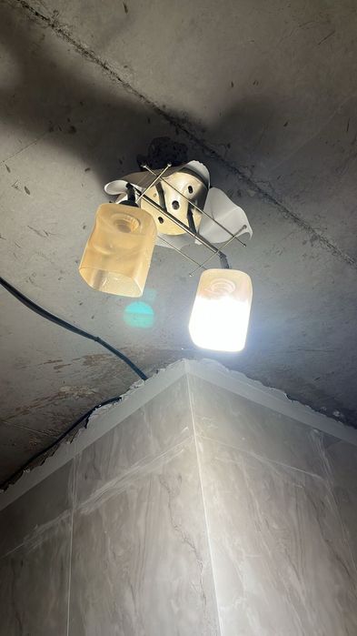 Продам люстры б/у