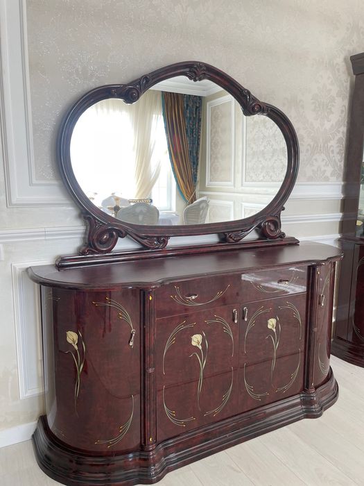 Продается гарнитур