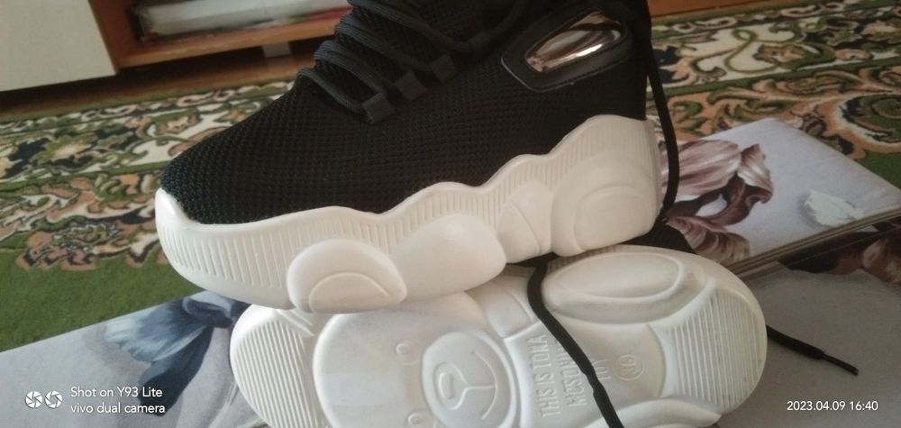 Летние кроссовки