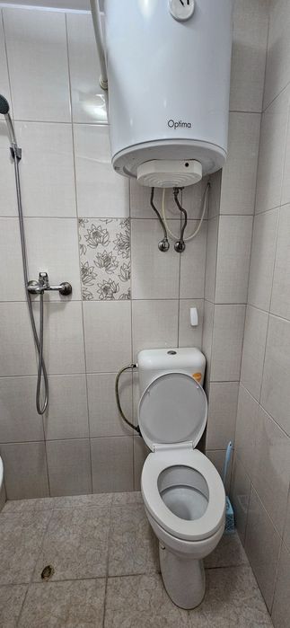 Vand garsoniera Baile Herculane zona centrala