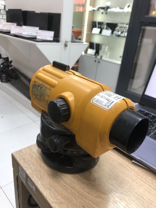 Нивелир DeWalt DW096 (p25)