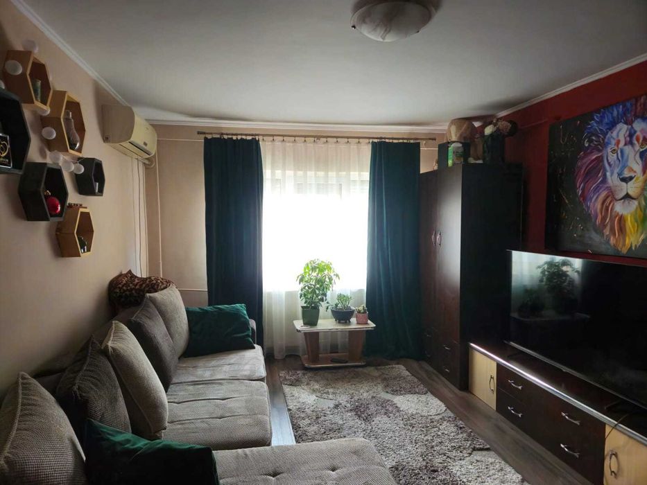 Apartament de vanzare cu 2 camere decomandat tip PB