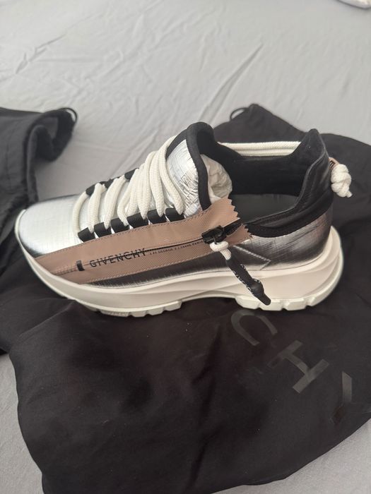 Adidasi Givenchy