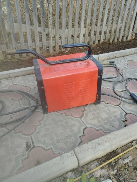 Продам сварочный аппарат 380/220 V.