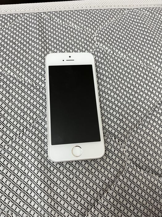 iPhone 5s, 32 Гб, рабочий