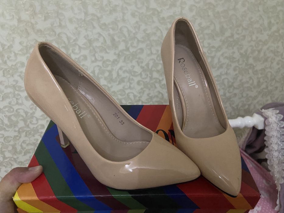 Продаются женские туфли