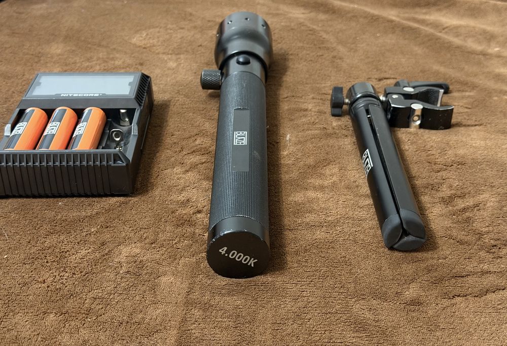 Продам фотофонарь Blaze Basic Kit 4000K (с аккумулятором)