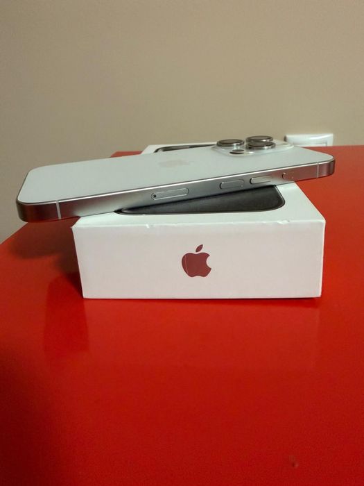 Iphone 15 pro withe 128 Gb