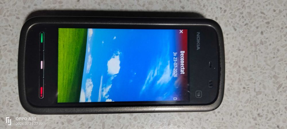 Samsung S5, Nokia 5528 și MaxCom.