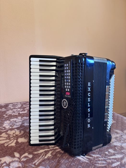 Acordeon cu midii