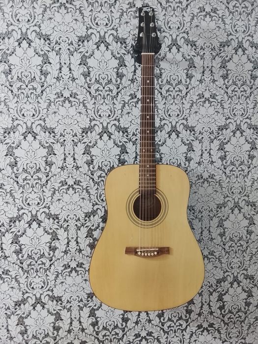 Гитара в хорошем состоянии