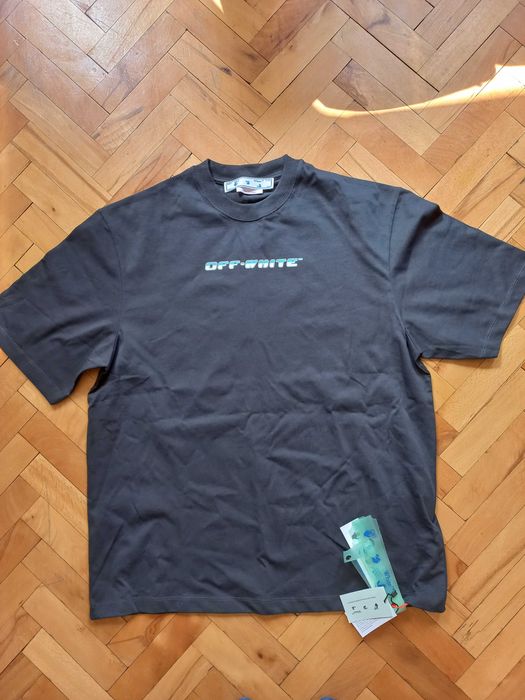 Блузи и тениски и къси гащи