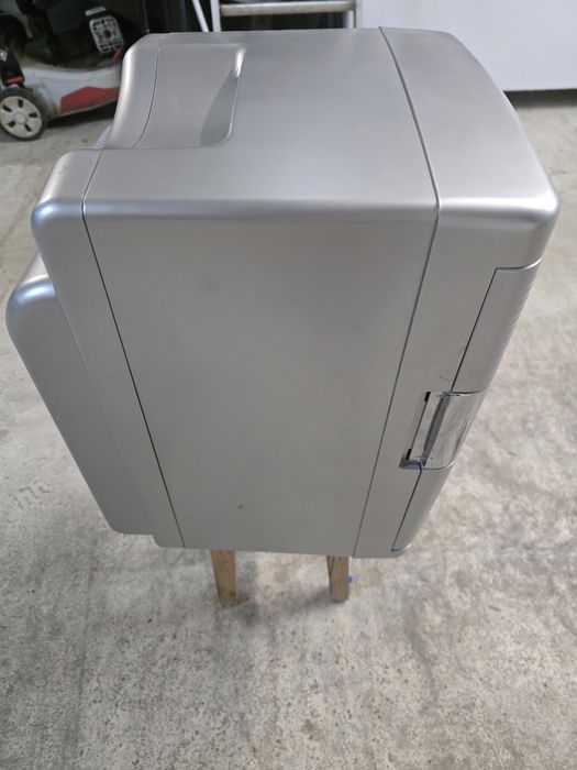 Minifrigider portabil Camry CR 8062, 20 l, Alimentare 220V si auto 12V