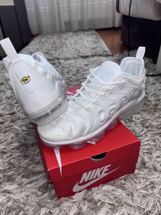 Vapormax plus albi NOI, marimea 46!!
