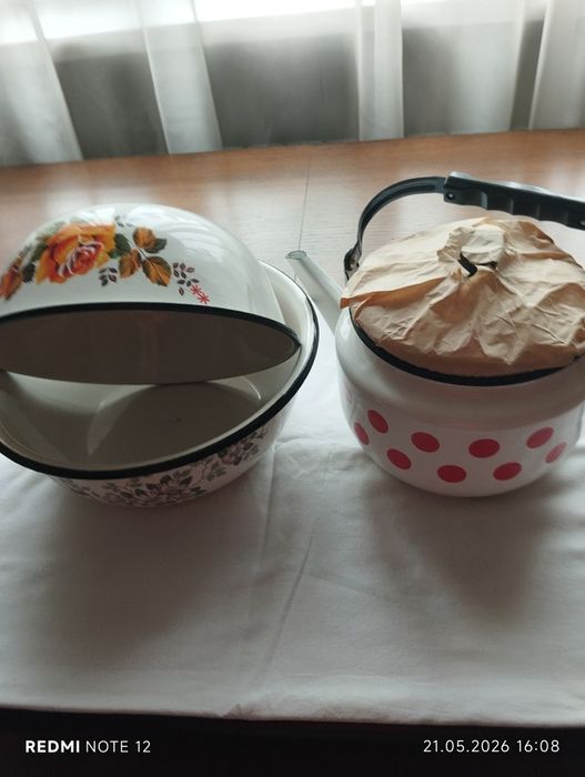 Продам набор чайник и чашки