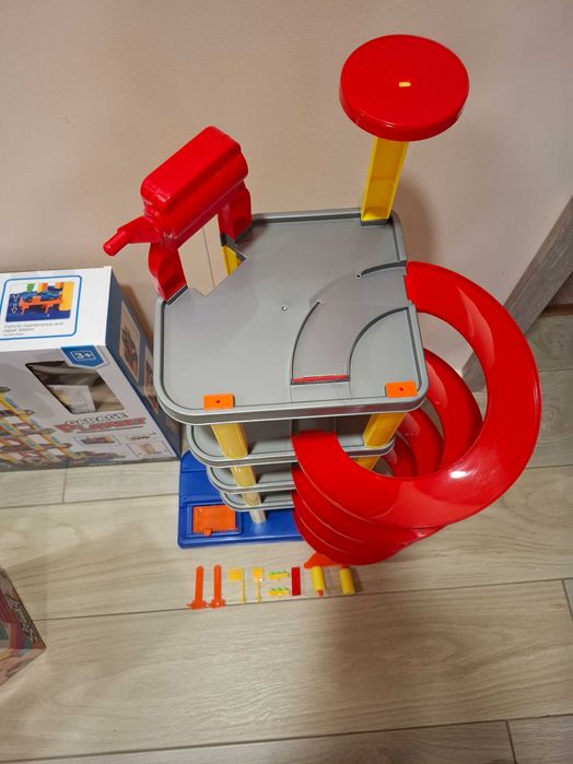 Гараж-писта и интерактивно куче Самби