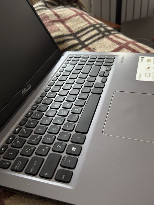 ASUS VivoBook X515JA