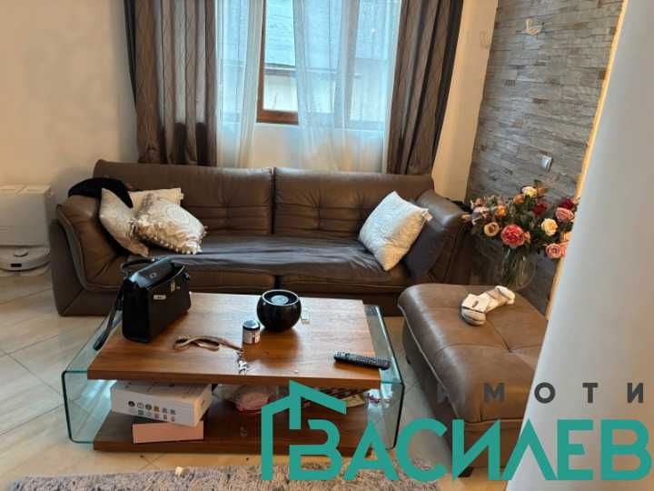 Продава КЪЩА област София, с. Пролеша