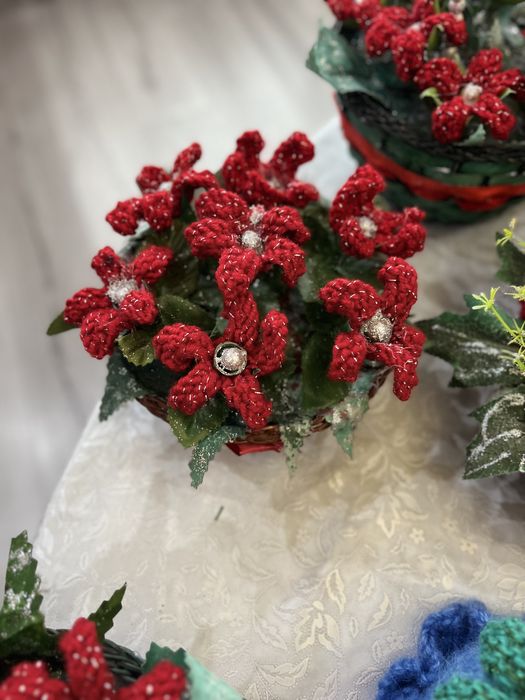 Ръчно изработени цветя/кошници