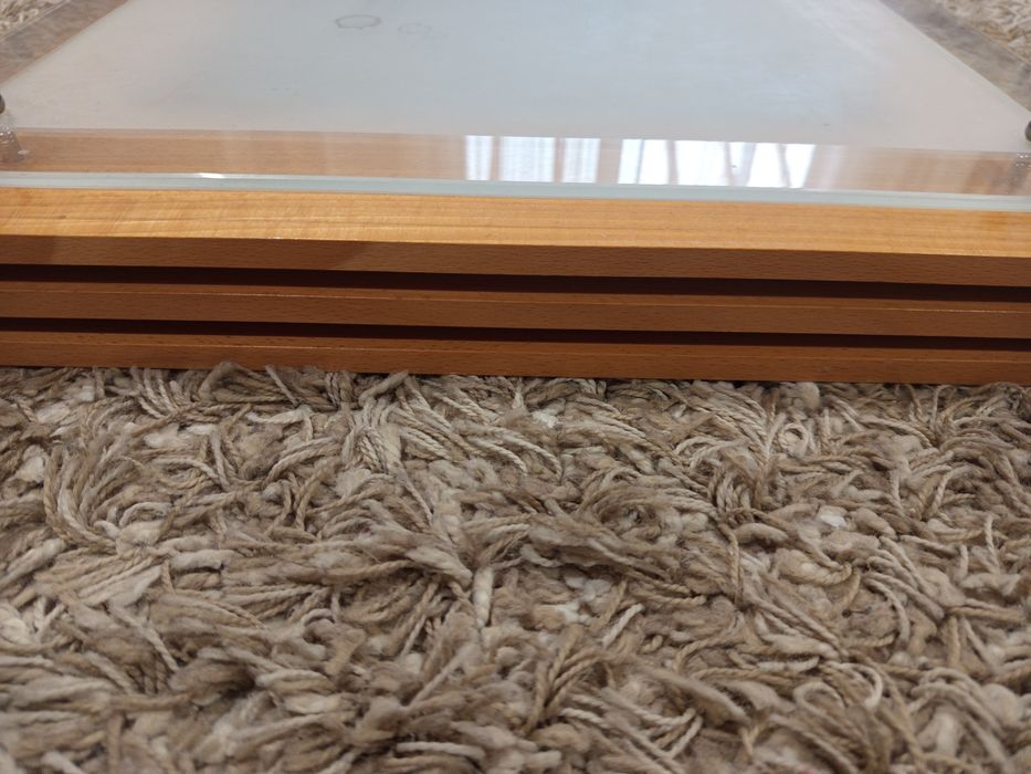 Vând plafonieră lemn masiv.