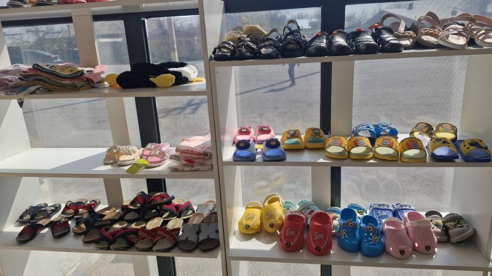 Мебель в магазин