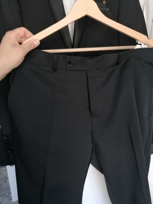 Мъжки официален костюм