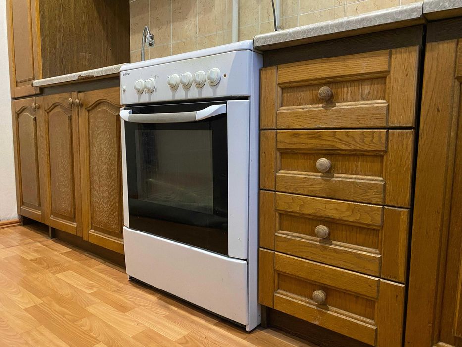 Продам газовую плиту BEKO