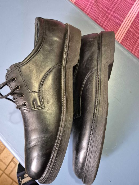 Pantofii barbatesti de tip Derby, din piele naturală neagră, marime 46, marca Rohde Germania. Impecabili.