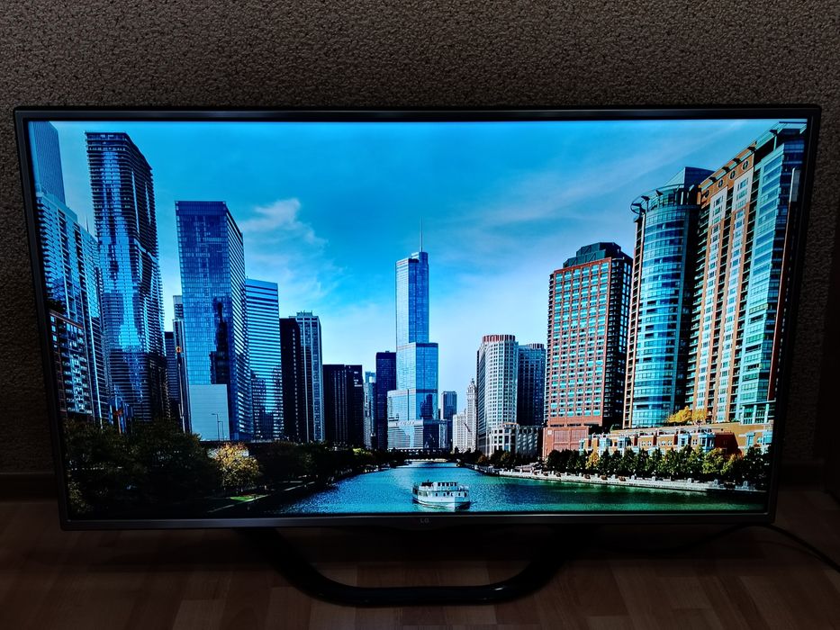 Продам телевизор LG