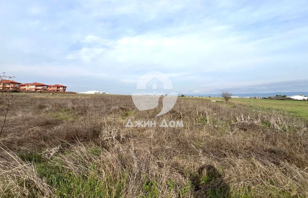 Урегулиран поземлен имот с ГЛЕДКА ПЛАНИНА в с. Равда