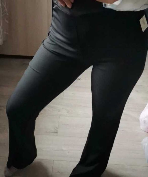 Pantaloni talie înaltã negri,evazați