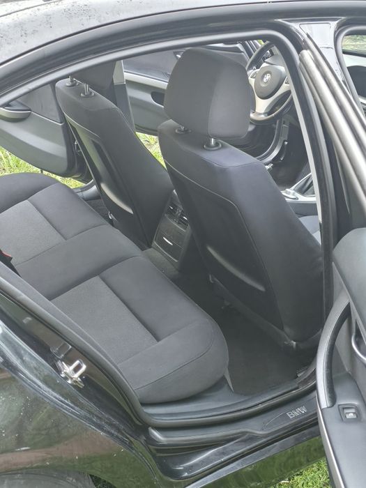 BMW E90 318i Benzină • Manual