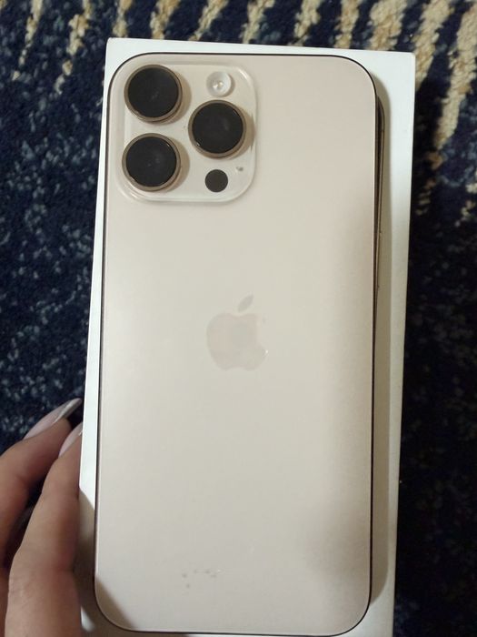 Apple 16Pro Max 256g  E сим в идеальном состояни