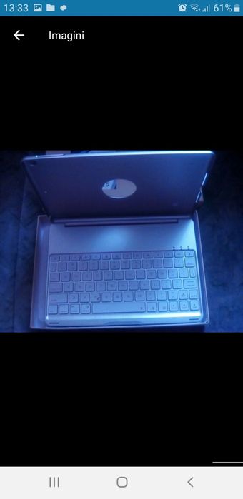 Carcasa tableta cu tastatura