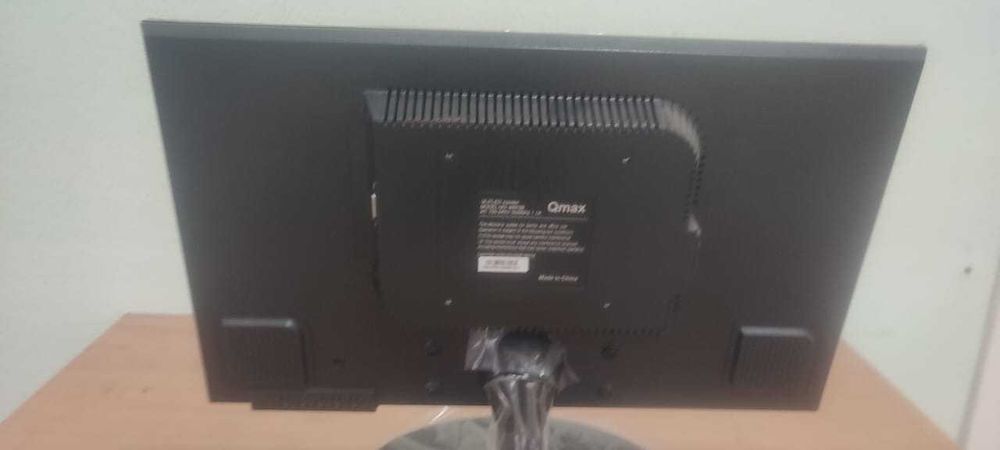 Монитор Qmax M975B черный