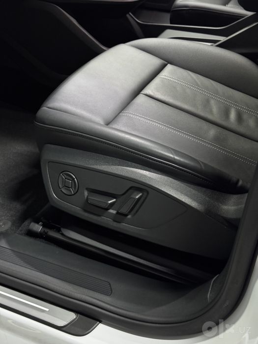 Audi Q4 e-tron 40. Электромобил