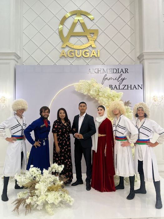 Тамада, тойларды жүргізу