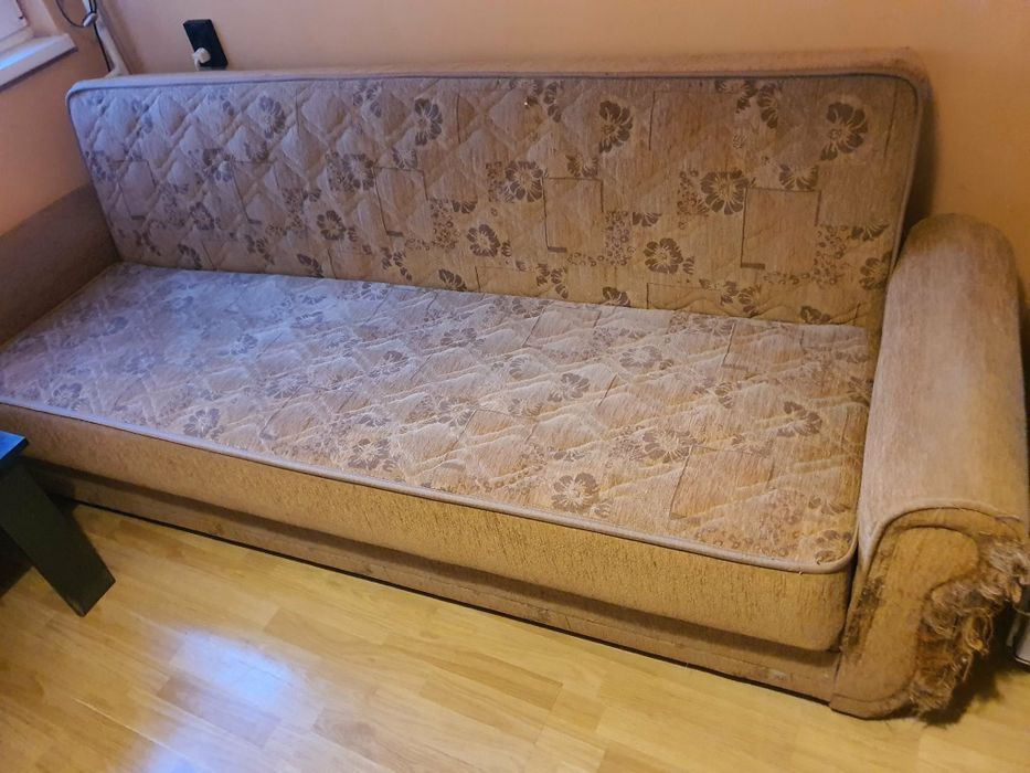 Подарявам диван и легла