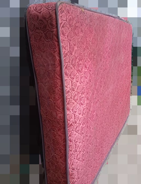 Матрас двухспальный пружинный б/у