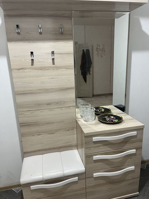 Продам прихожую