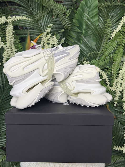 Balmain Unicorn Triple White