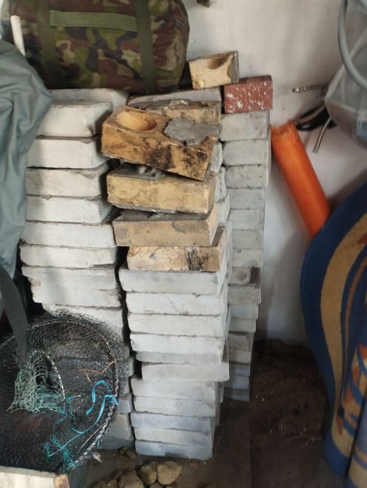 Продам кирпич, недорого.