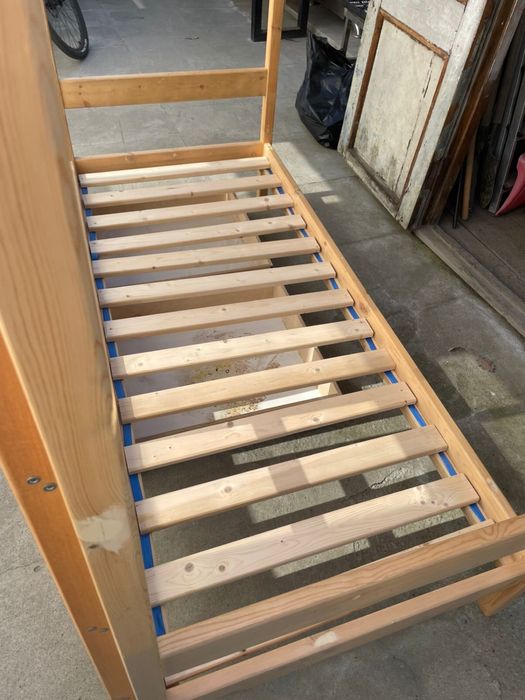 Кровать двух ярусная