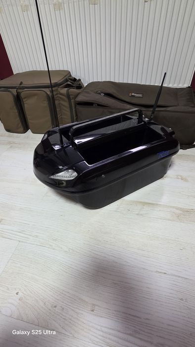 CarpLounge Rt4 лодка за захранка