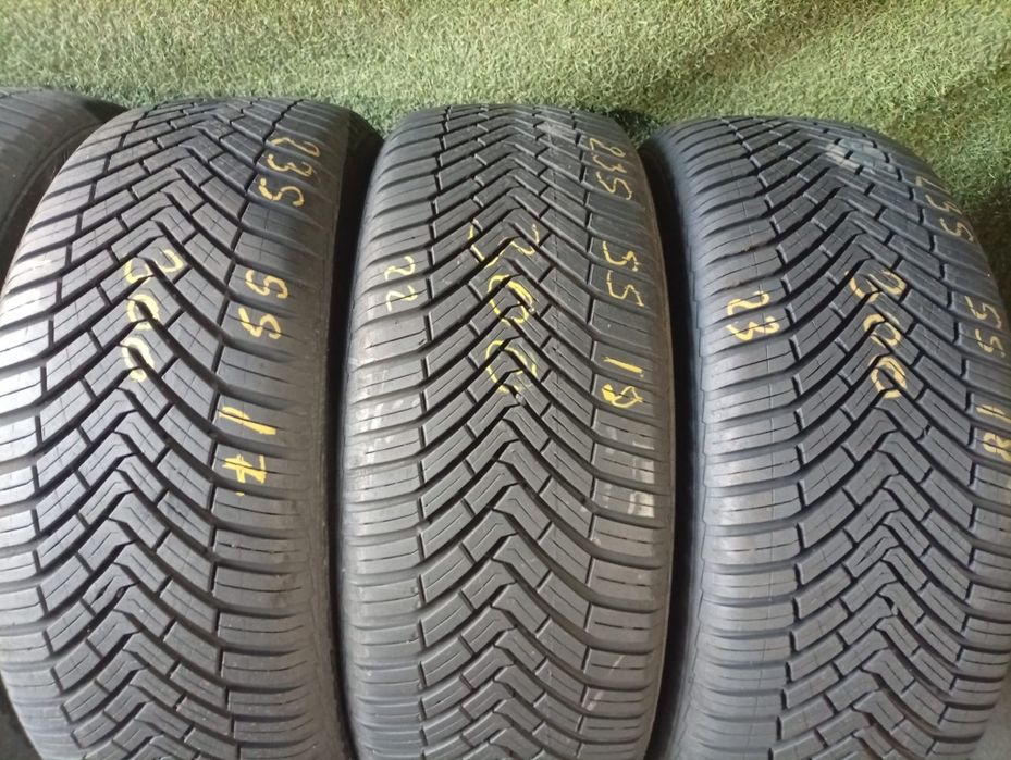 235 55 18 Continental 4 Season