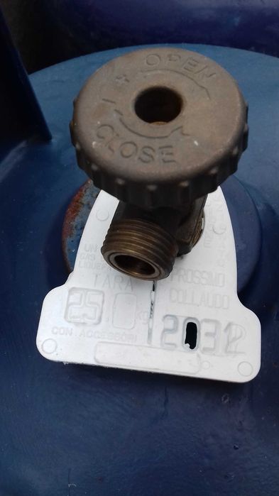 Туристически битови газови бутилки 60 L 25 kg сертификат стикер до2033