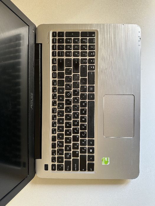 Notebook Asus 8g ram core i 7 7 arzon narxda SROCHNI sotiladi