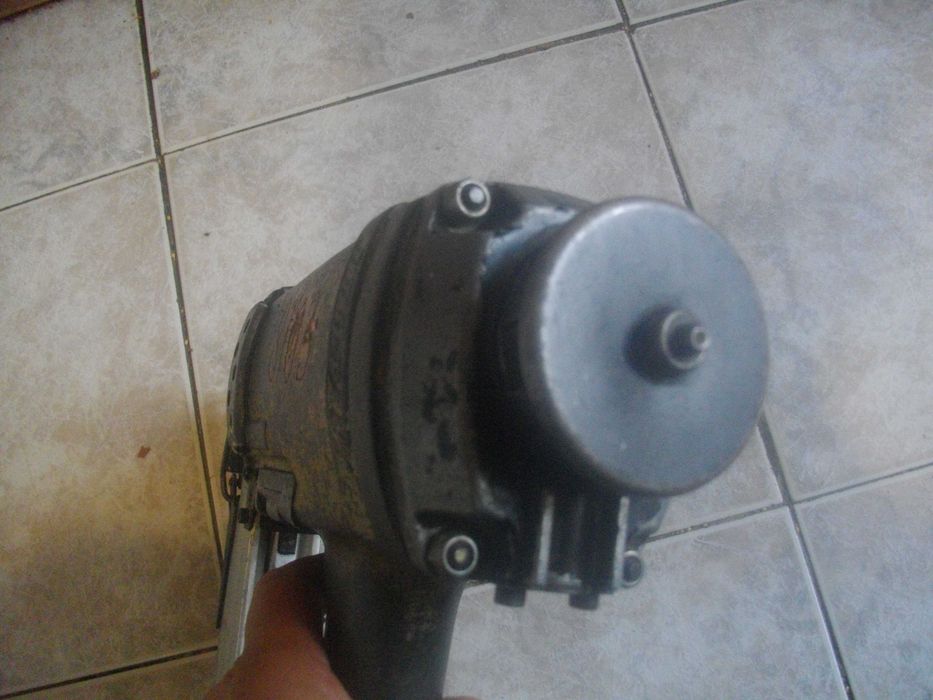 DUO-FAST Голям такер пневматичен индустриален промишлен за скоби 65мм